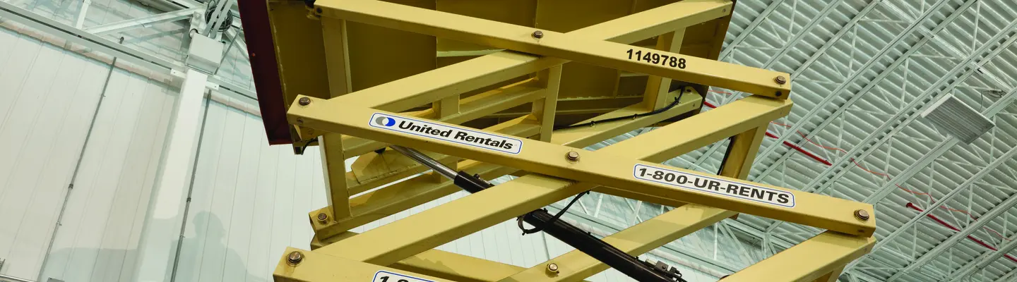 Extended scissor lift 
