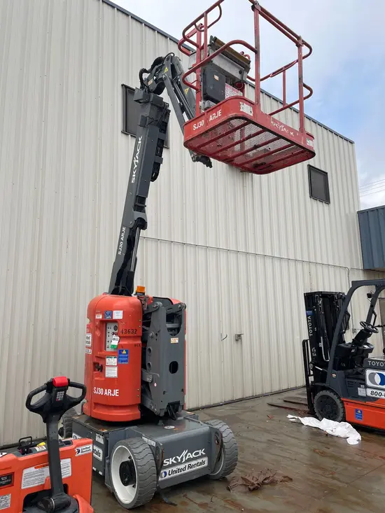 2017 Skyjack SJ30ARJE Articulating Boom Lift