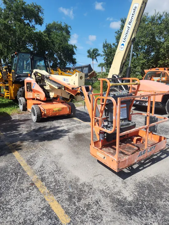 2017 JLG E450AJ Articulating Boom Lift