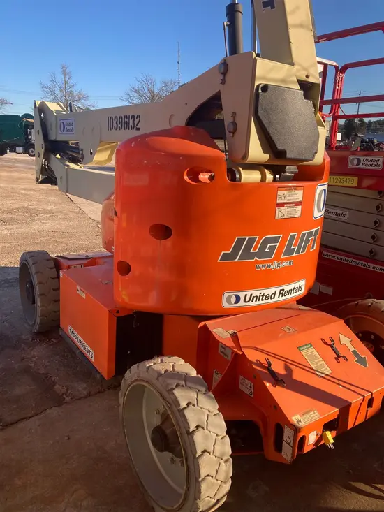 2015 JLG E450AJ Articulating Boom Lift