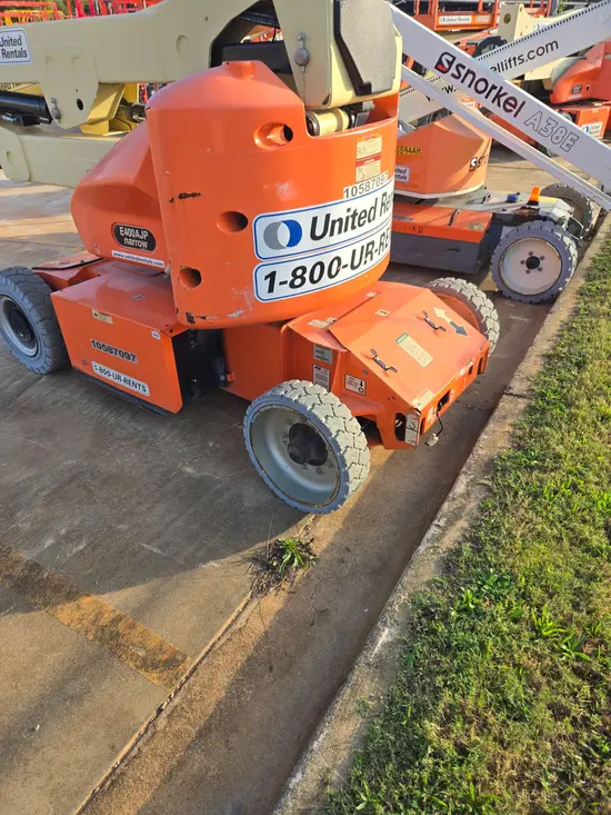 2017 JLG E400AJPN Articulating Boom Lift