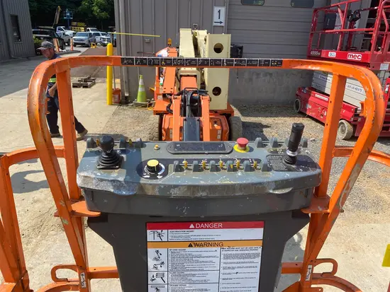 2015 JLG E400AJPN Articulating Boom Lift