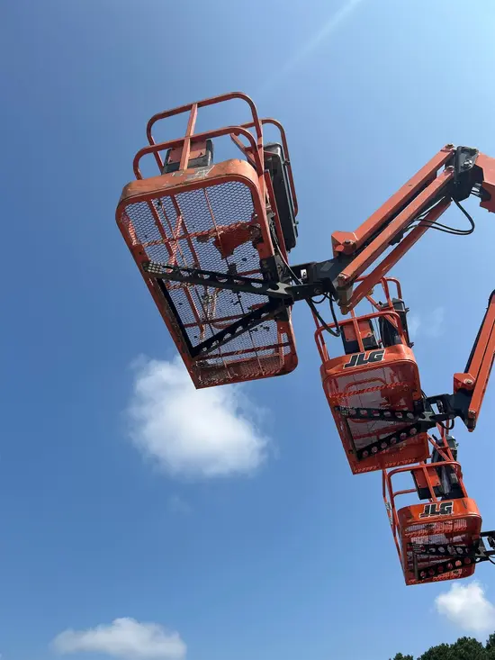 2016 JLG E450AJ Articulating Boom Lift