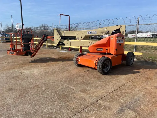 2017 JLG E450AJ Articulating Boom Lift