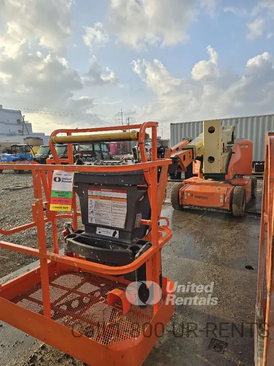 2017 JLG E400AJPN Articulating Boom Lift