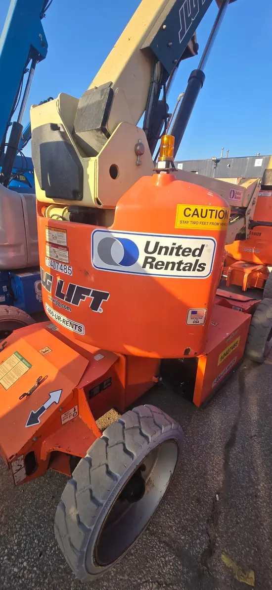 2015 JLG E450AJ Articulating Boom Lift