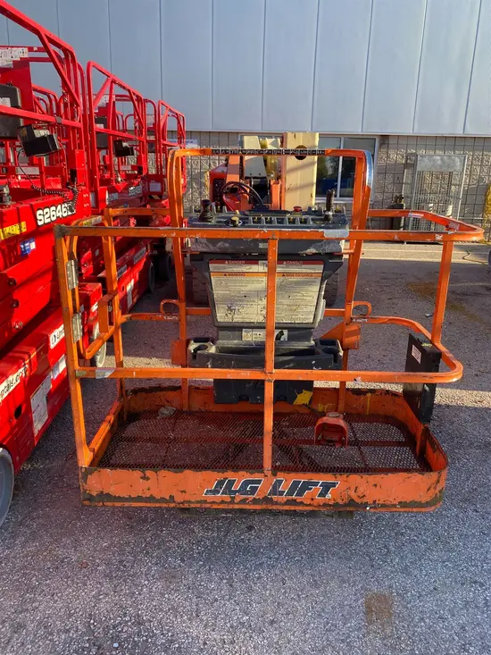 2015 JLG E450AJ Articulating Boom Lift