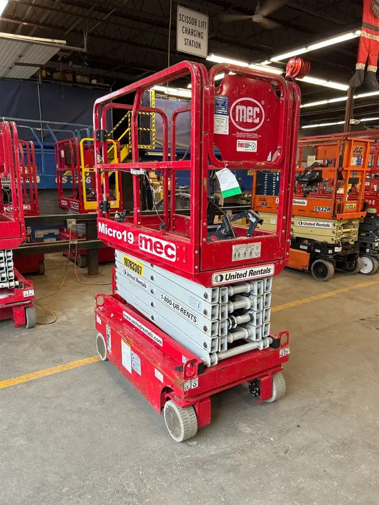 2018 MEC MICRO 19 Scissor Lift