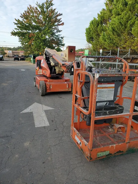 2013 JLG E400AJPN Articulating Boom Lift