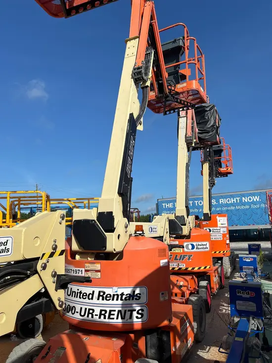 2017 JLG E400AJPN Articulating Boom Lift