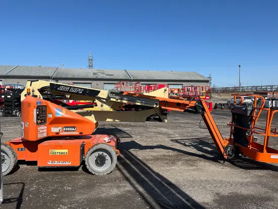 2017 JLG E450AJ Articulating Boom Lift