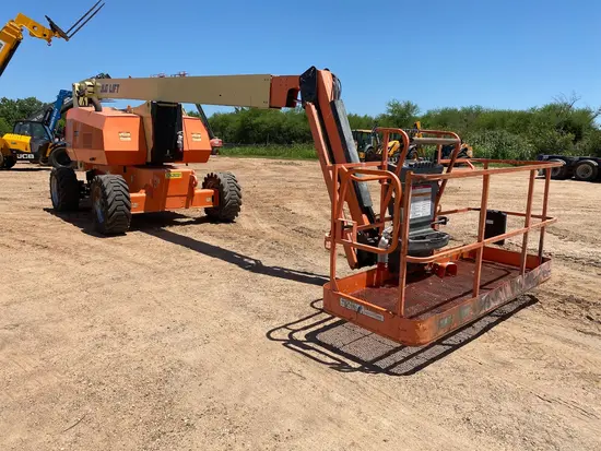 2017 JLG 800AJ Articulating Boom Lift
