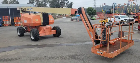 2016 JLG 800AJ Articulating Boom Lift