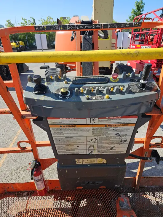 2017 JLG 450AJ Articulating Boom Lift