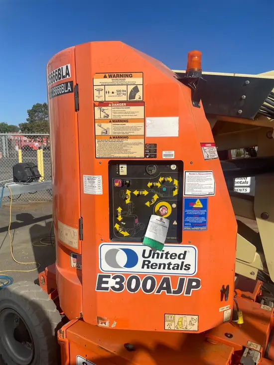 2016 JLG E300AJP Articulating Boom Lift