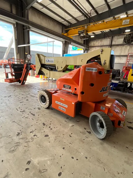 2016 JLG E400AJPN Articulating Boom Lift