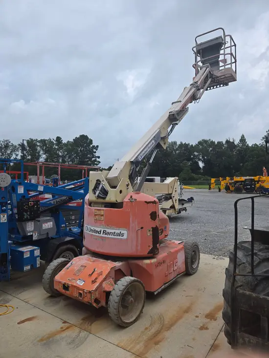 2012 JLG E400AJPN Articulating Boom Lift