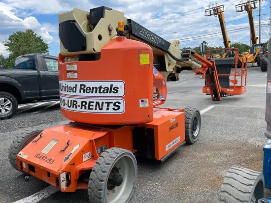 2016 JLG E400AJPN Articulating Boom Lift