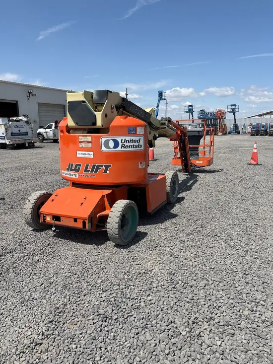 2016 JLG E400AJPN Articulating Boom Lift