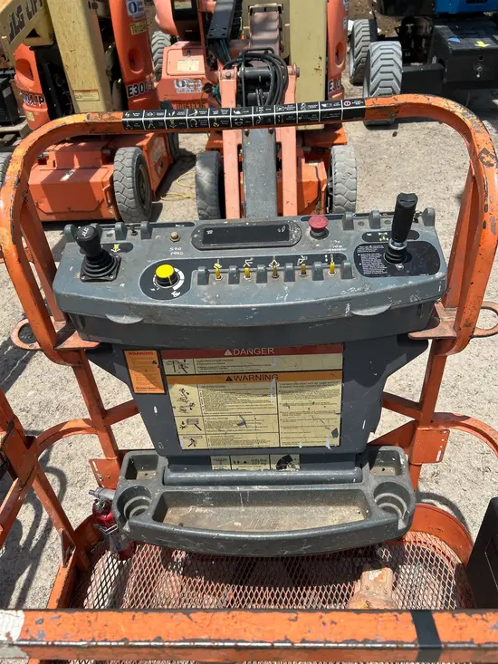 2013 JLG E300AJP Articulating Boom Lift
