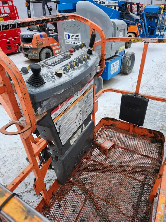 2014 JLG E450AJ Articulating Boom Lift