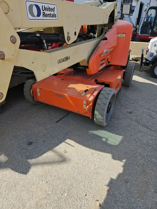 2015 JLG E450AJ Articulating Boom Lift