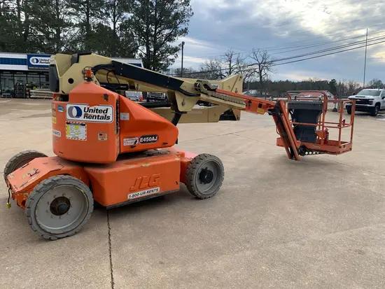 2013 JLG E450AJ Articulating Boom Lift