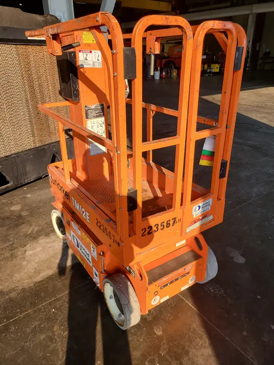 2019 Snorkel TM12E Self-Propelled One-Person Lift