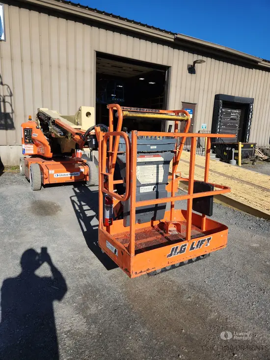 2017 JLG E400AJPN Articulating Boom Lift