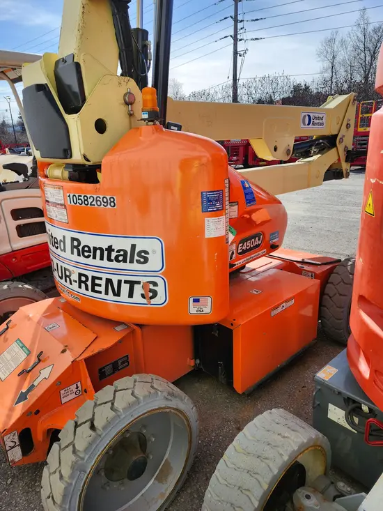 2017 JLG E450AJ Articulating Boom Lift