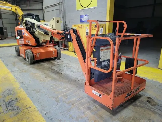 2017 JLG E400AJPN Articulating Boom Lift
