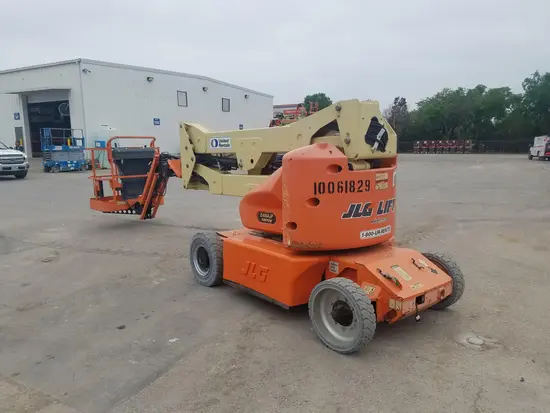 2012 JLG E400AJPN Articulating Boom Lift