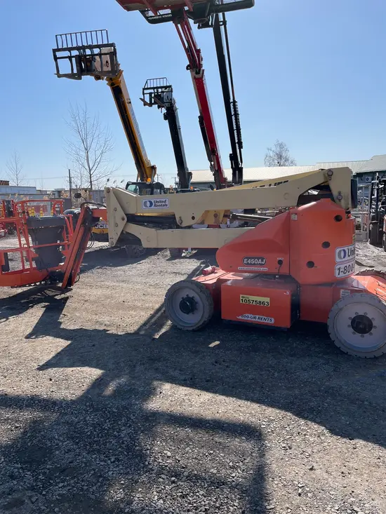 2017 JLG E450AJ Articulating Boom Lift