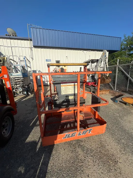 2015 JLG E400AJPN Articulating Boom Lift