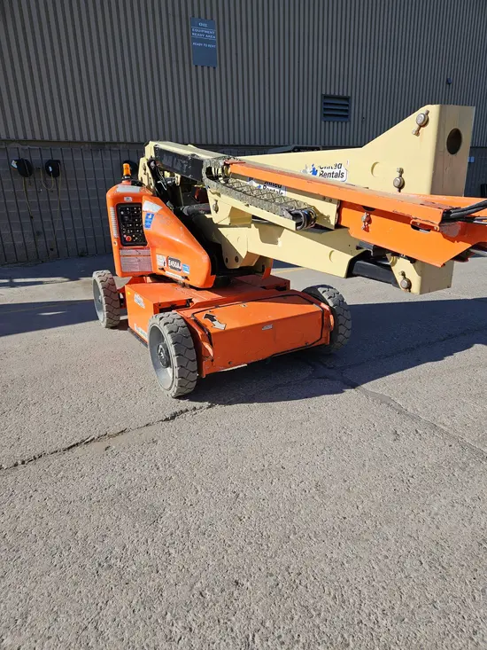 2015 JLG E450AJ Articulating Boom Lift