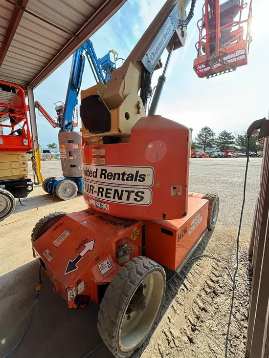 2012 JLG E400AJPN Articulating Boom Lift