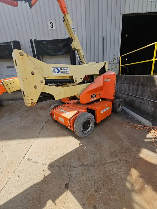 2015 JLG E400AJPN Articulating Boom Lift