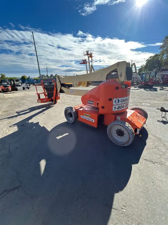 2017 JLG E450AJ Articulating Boom Lift