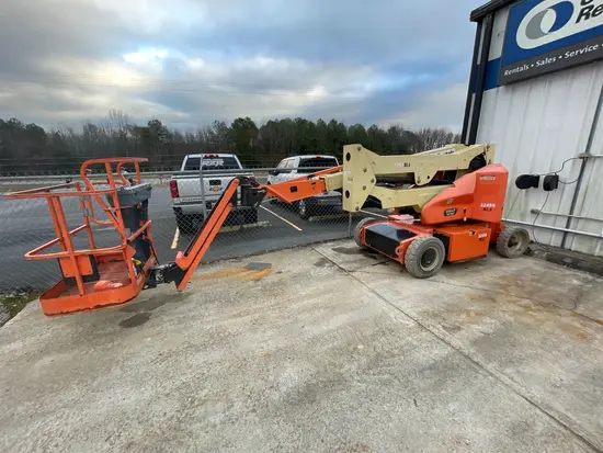 2016 JLG E400AJPN Articulating Boom Lift