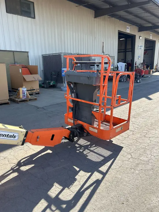 2017 JLG E400AN Articulating Boom Lift