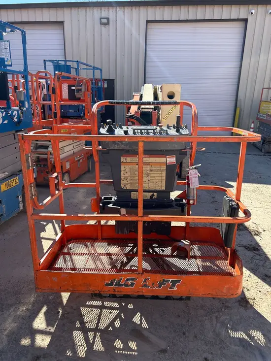 2015 JLG E450AJ Articulating Boom Lift