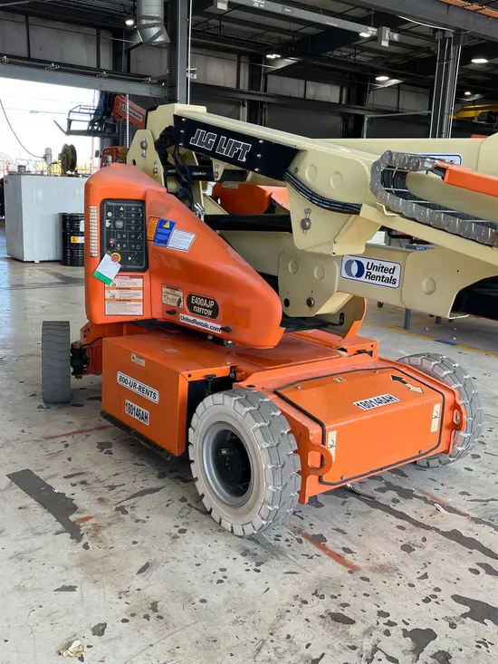2016 JLG E400AJPN Articulating Boom Lift