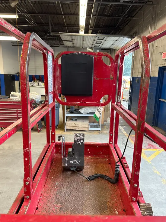 2018 MEC MICRO 19 Scissor Lift