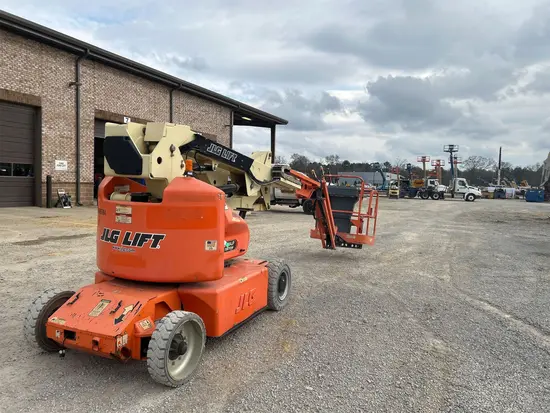 2013 JLG E400AJPN Articulating Boom Lift