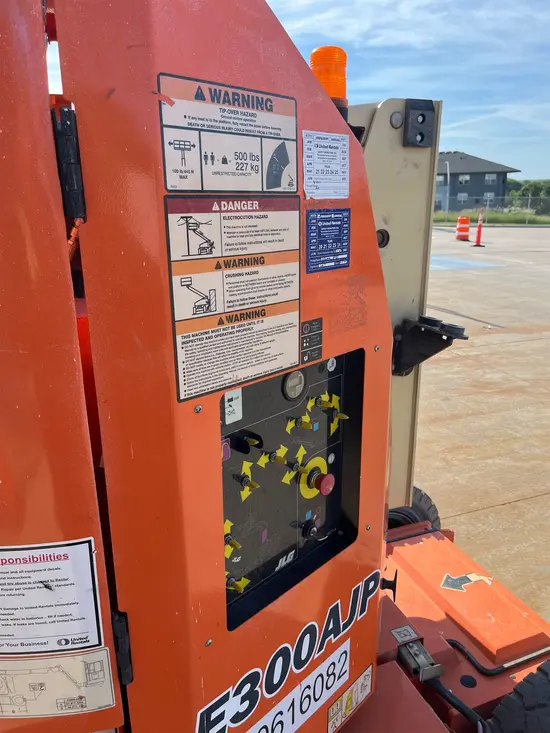 2017 JLG E300AJP Articulating Boom Lift