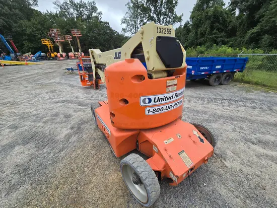 2013 JLG E400AJPN Articulating Boom Lift