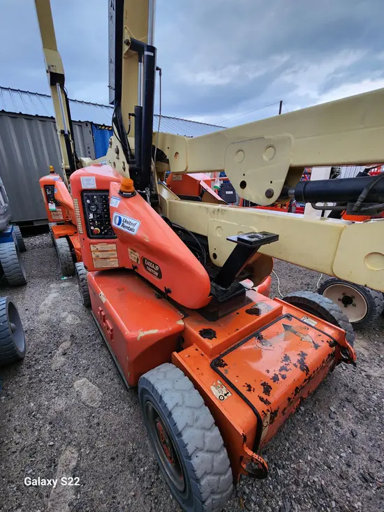 2012 JLG E400AJPN Articulating Boom Lift