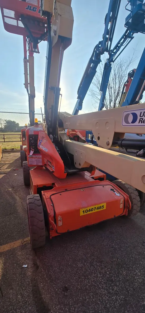 2015 JLG E450AJ Articulating Boom Lift