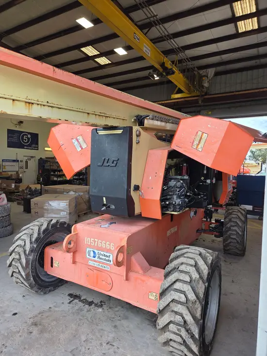 2017 JLG 800AJ Articulating Boom Lift