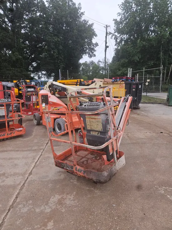 2016 JLG E400AJPN Articulating Boom Lift